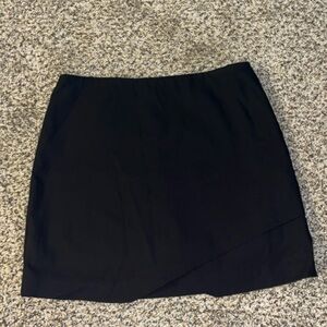 Versona black mini pencil skort, size medium